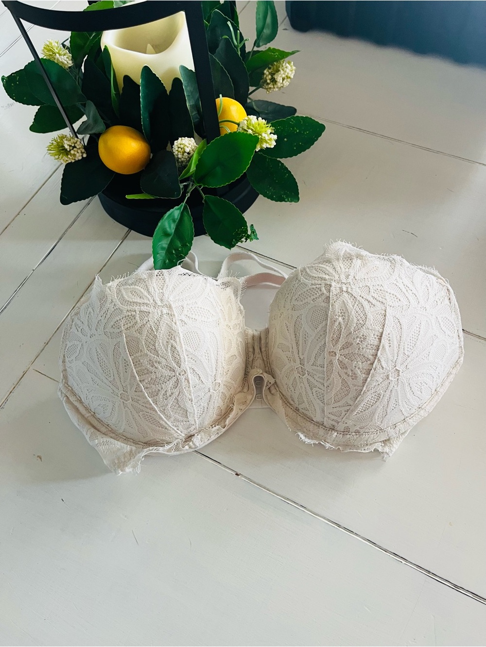 Victoria Secret Pink Lace Push-Up Bra in Ivory Size 32DD